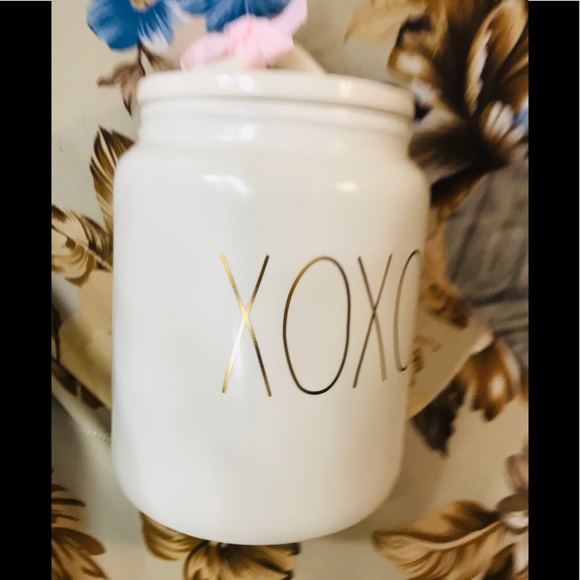 NEW Collection XOXO medium gold foil canister! - Picture 2 of 4